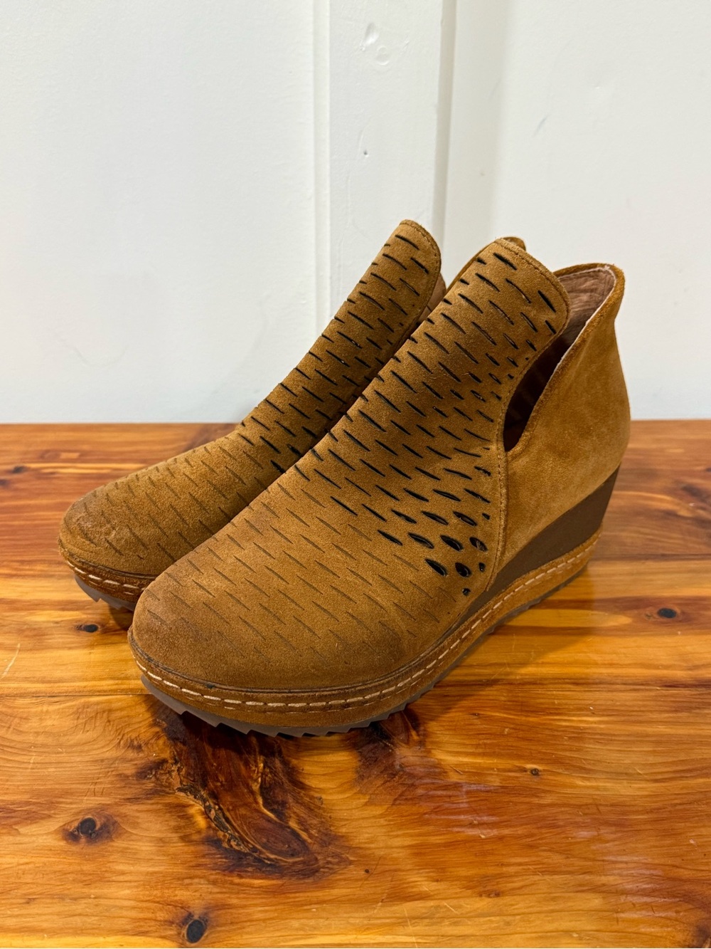 Antelope N83 Tiffany Wedge Suede Booties in Cognac 38